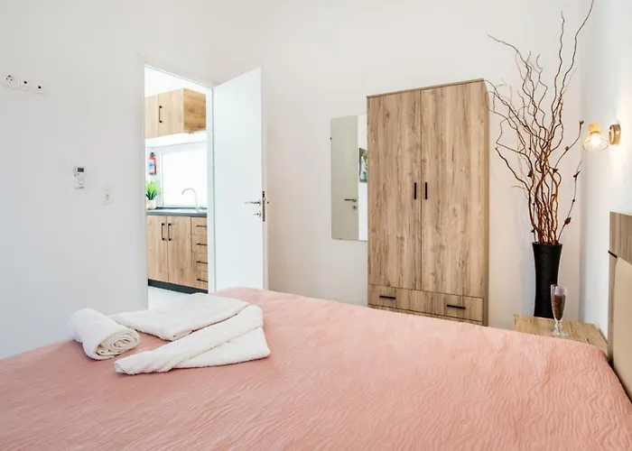 Avgoustidis Apartman *